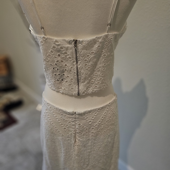 **NWOT** Beautiful White Skirt & Top Set M - Picture 7 of 7